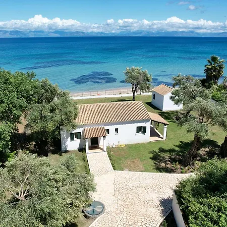 Willa Beachfront With Garden - Valentine Corfu Mesongí